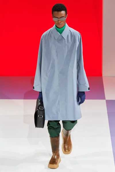 Look 25